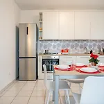 Apartamento Guesthost - Ca' Mastro Bright Flat With Parking Tavullia