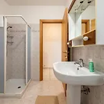 Lejlighed Guesthost - Ca' Mastro Bright Flat With Parking *